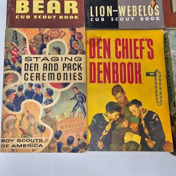 LOT OF 7 BOY CUB SCOUT BOOKS 60'S BEAR LION DEN CHIEF MOTHER HAND FIELD BOOK - Picture 3 of 6